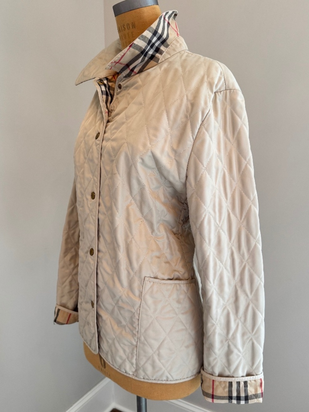 Burberry London Women's Diamond Quilted Jacket Ivory UK-XL/US12